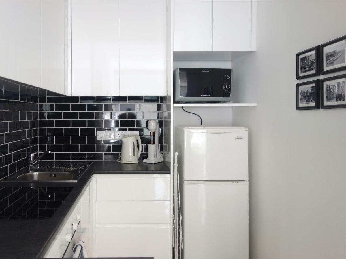 City Pearl - Modern 2 Bed Sea View Apt In City Centre Limassol Exteriör bild