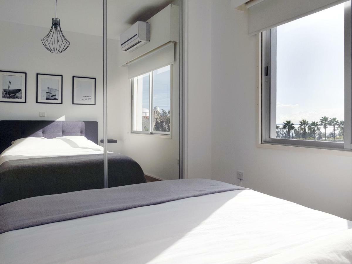 City Pearl - Modern 2 Bed Sea View Apt In City Centre Limassol Exteriör bild